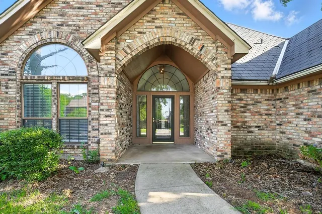 $395,000 | 709 Trail Lake Drive, Euless, TX 76039