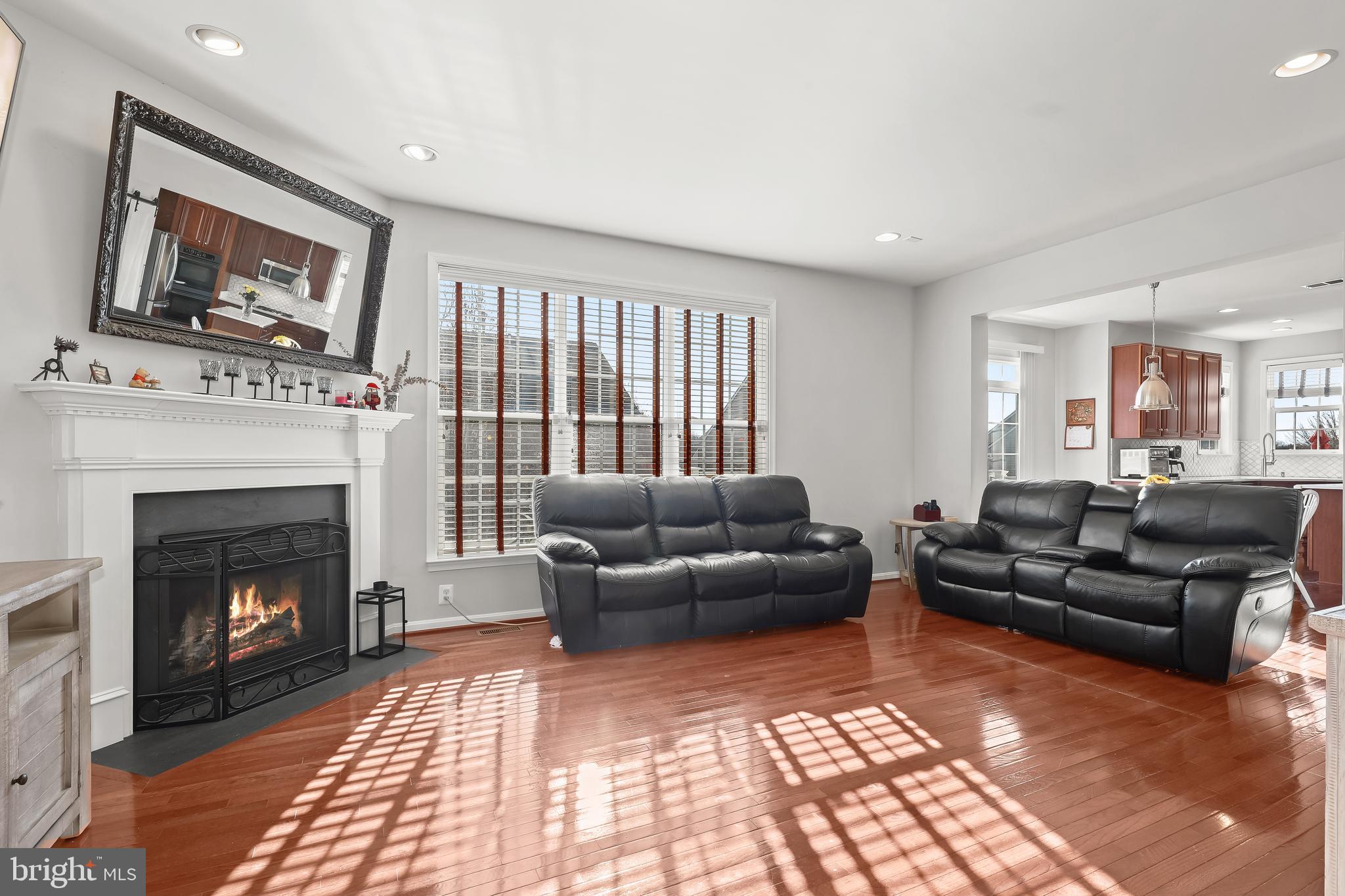 2028 Willowcrest Circle Baltimore, MD 21209 - Photo 17 of 53 Family Room