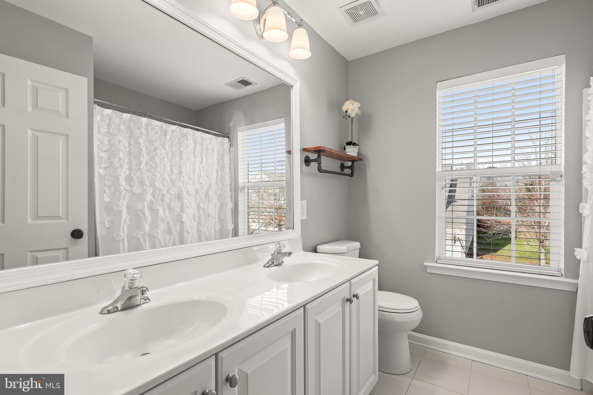 2028 Willowcrest Circle Baltimore, MD 21209 - Photo 32 of 53 Full Bathroom