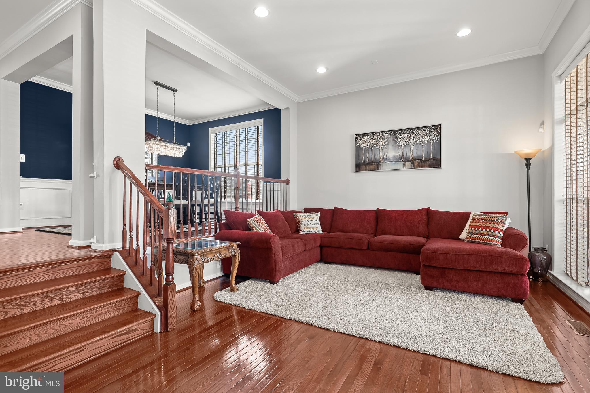 2028 Willowcrest Circle Baltimore, MD 21209 - Photo 6 of 53 Living Room