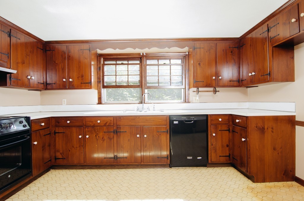 69 Ortins Road Hamilton, MA 01982 - Photo 5 of 21