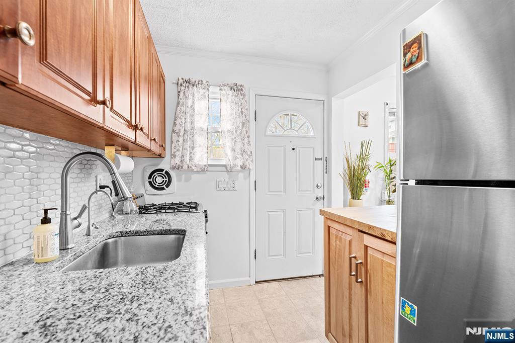 1292A Teaneck Road, Unit B Teaneck, NJ 07666 - Photo 4 of 30