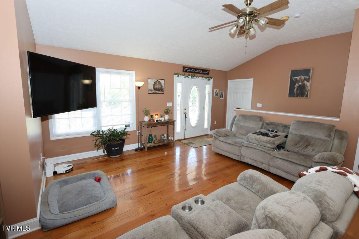 21377 Tranbarger Road Bristol, VA 24202 - Photo 9 of 40 9