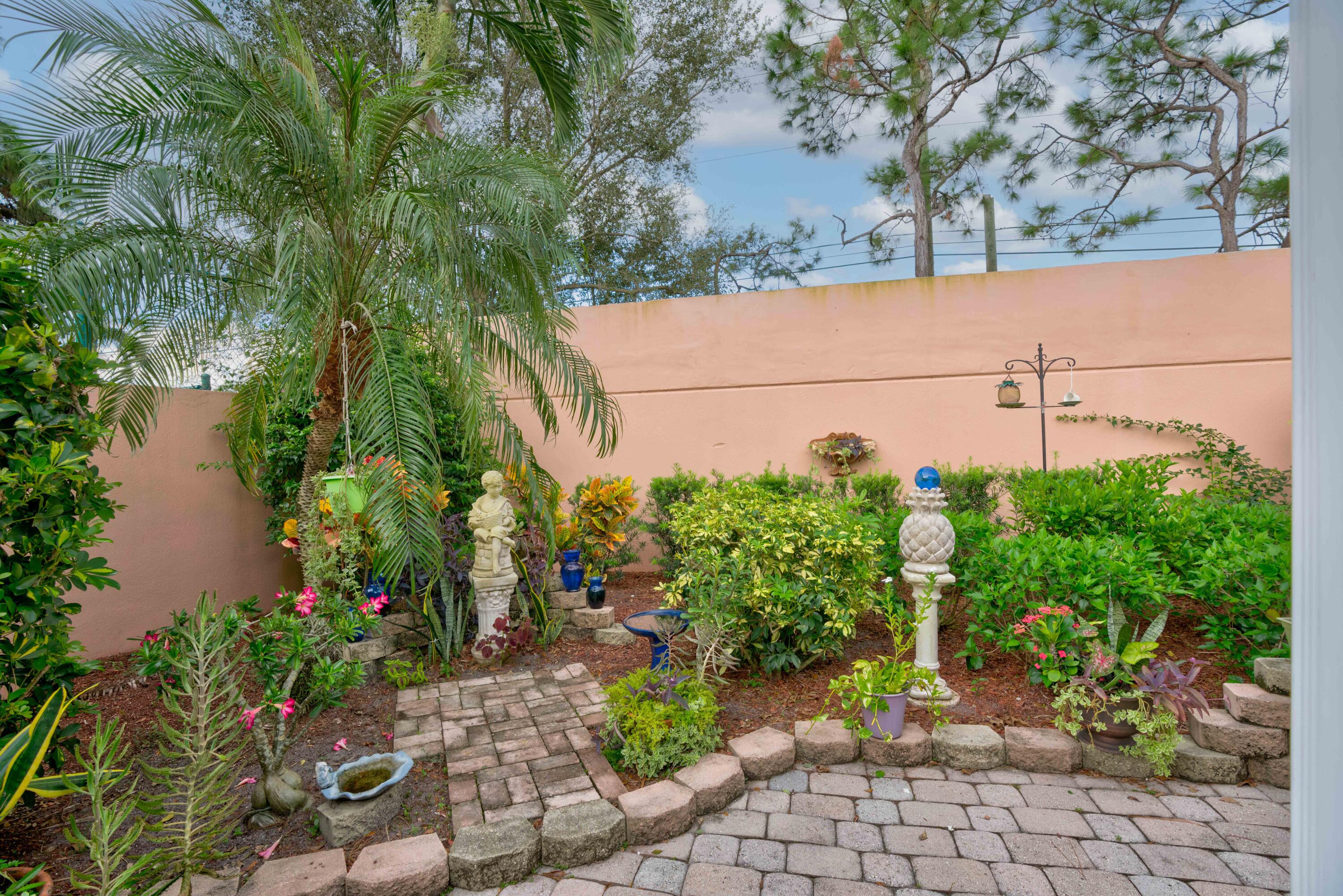 170 South Hampton Drive Jupiter, FL 33458 - Photo 4 of 54 04__mlp3257_58_59_60_61-edit
