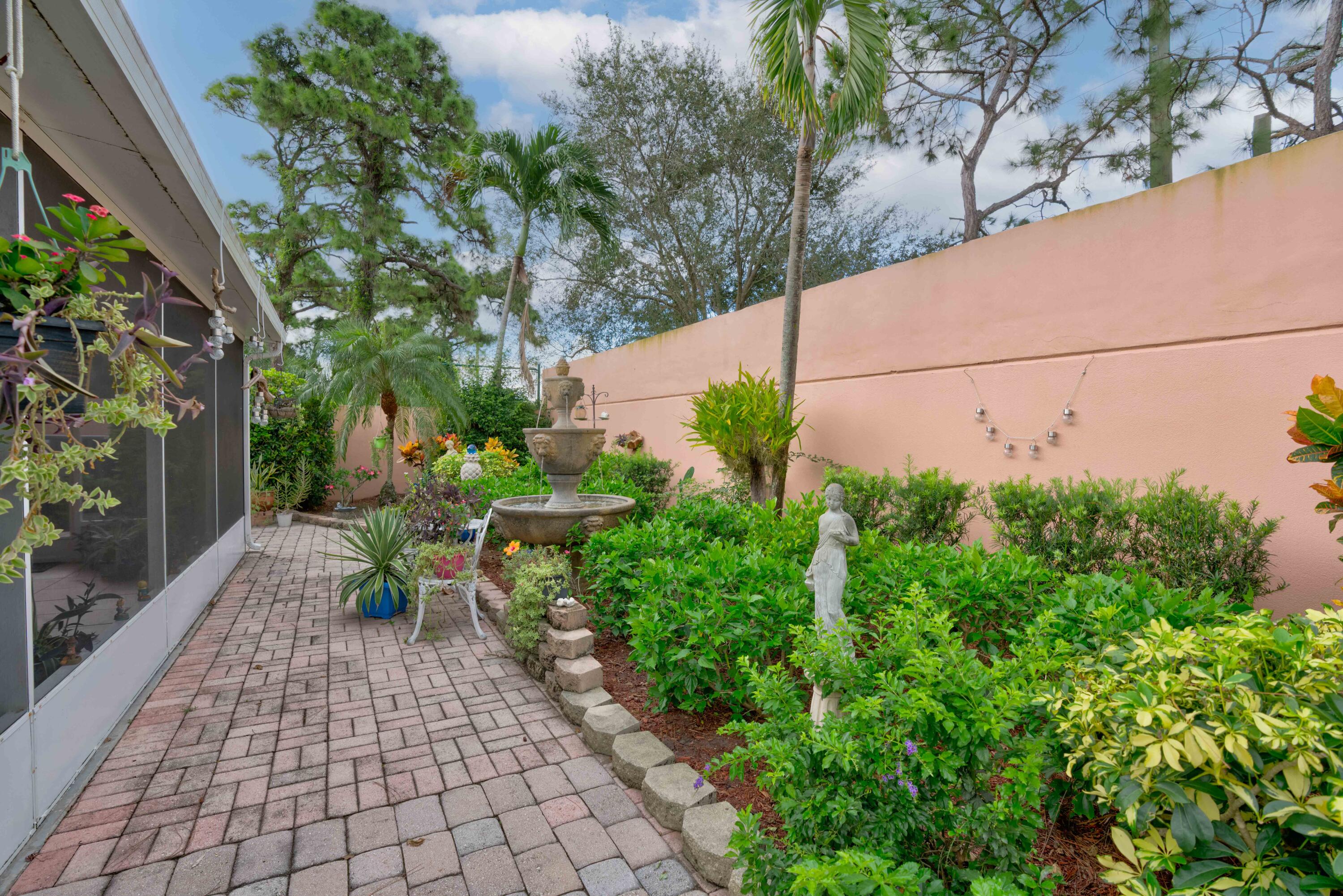 170 South Hampton Drive Jupiter, FL 33458 - Photo 6 of 54 06__mlp3267_68_69_70_71-edit