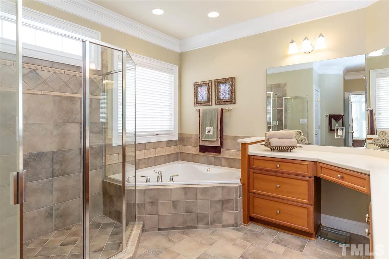 12329 Beestone Lane Raleigh, NC 27614 - Photo 12 of 30 Gallery Image 12