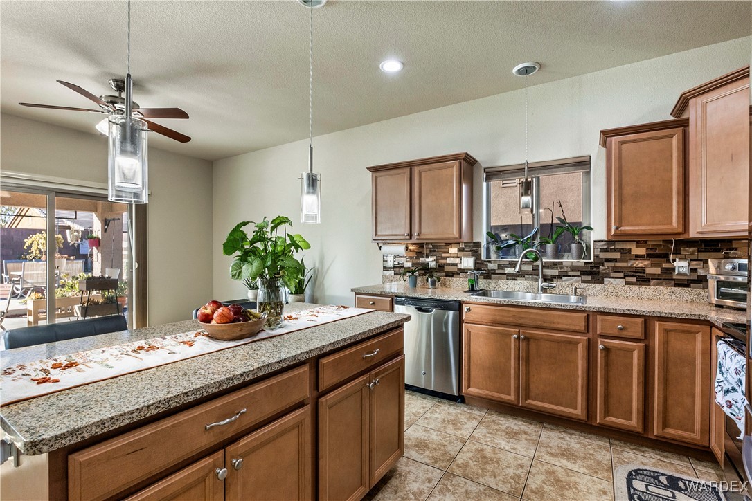 3298 Motherload Road Kingman, AZ 86401 - Photo 15 of 67 Kitchen