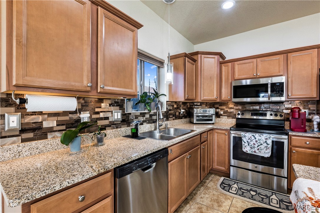 3298 Motherload Road Kingman, AZ 86401 - Photo 19 of 67 Kitchen
