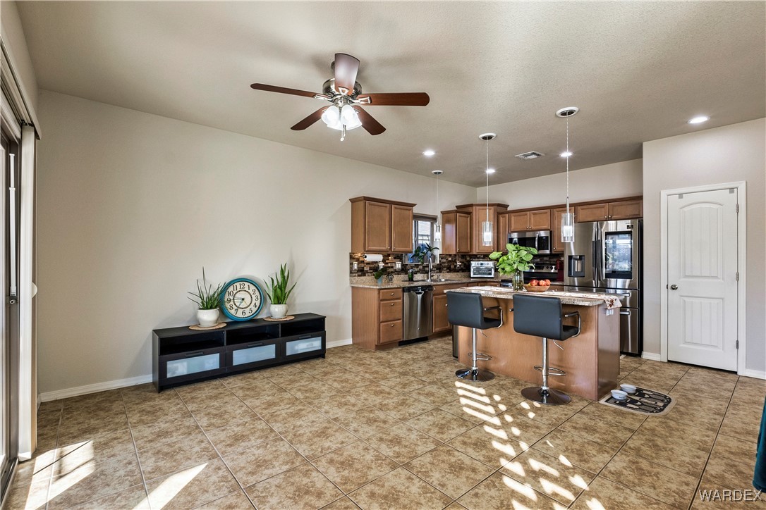 3298 Motherload Road Kingman, AZ 86401 - Photo 26 of 67 Kitchen