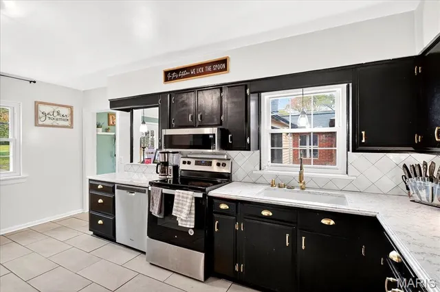 $385,000 | 300 South Charles Street, Edwardsville, IL 62025