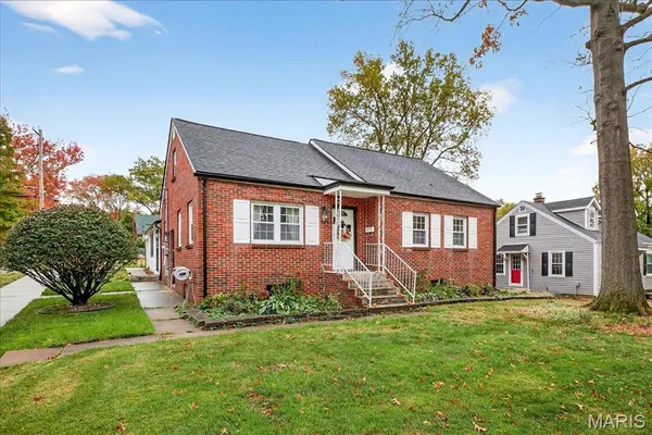 $365,000 | 300 South Charles Street, Edwardsville, IL 62025