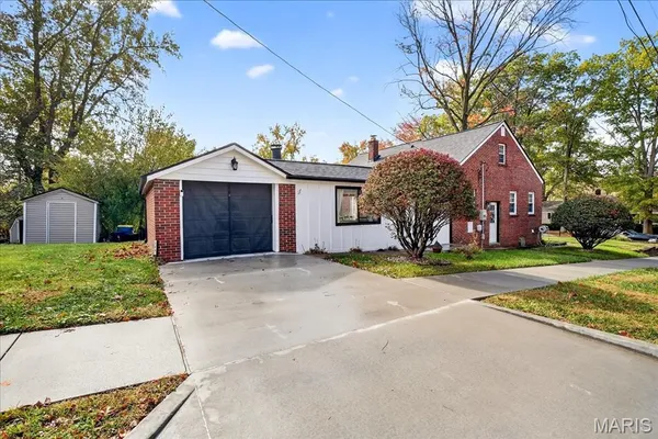 $365,000 | 300 South Charles Street, Edwardsville, IL 62025