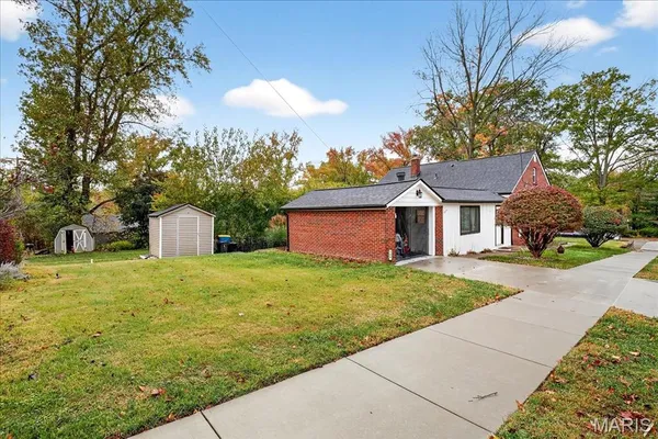 $365,000 | 300 South Charles Street, Edwardsville, IL 62025
