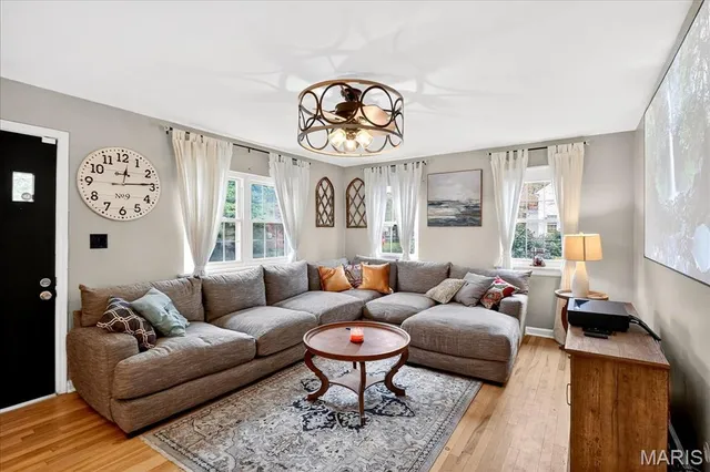 $385,000 | 300 South Charles Street, Edwardsville, IL 62025