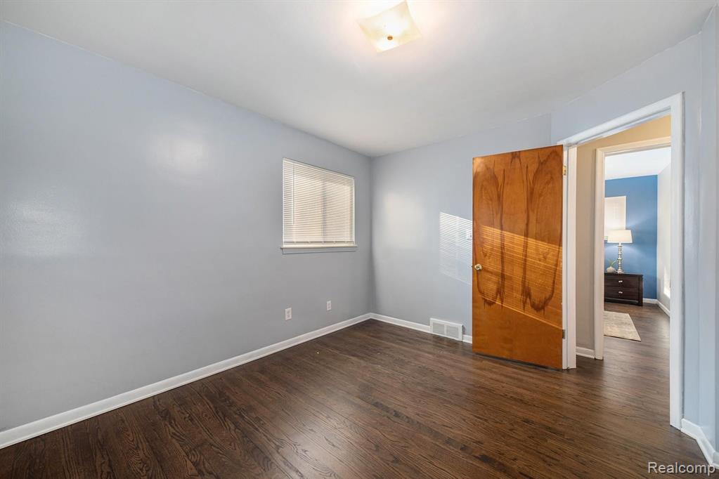 1426 13 Mile Road Royal Oak, MI 48073 - Photo 21 of 26