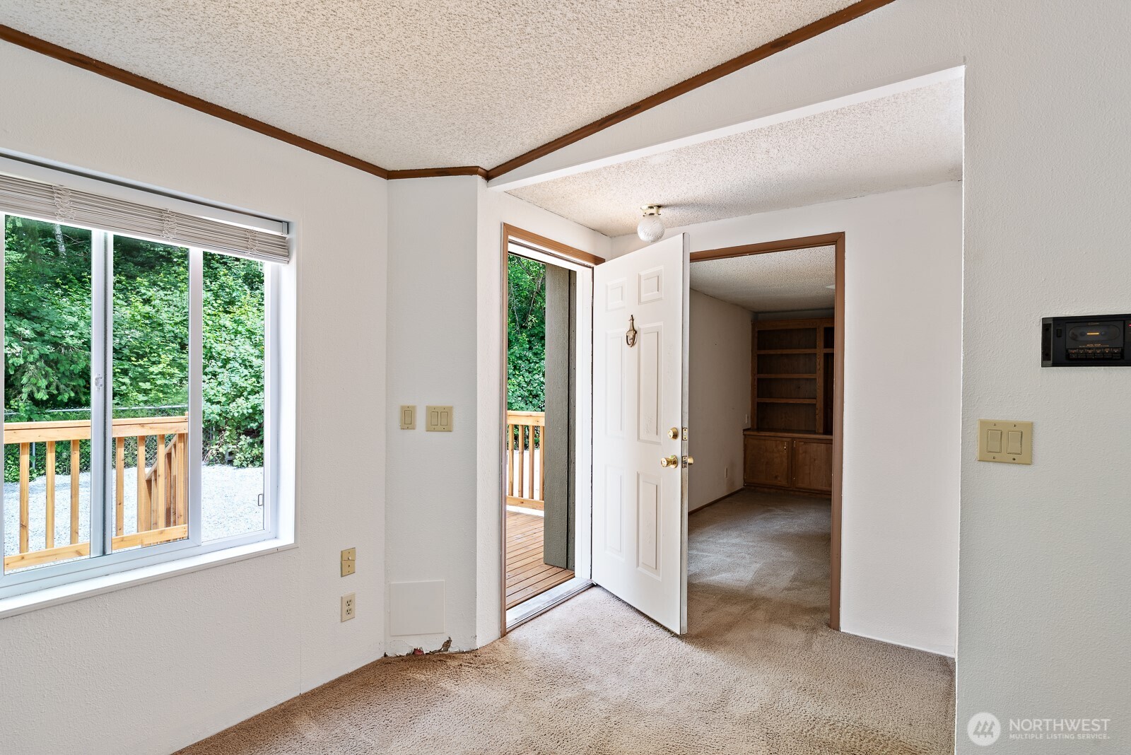 21615 Starbird Road Mount Vernon, WA 98274 - Photo 4 of 29 Gallery Image 4