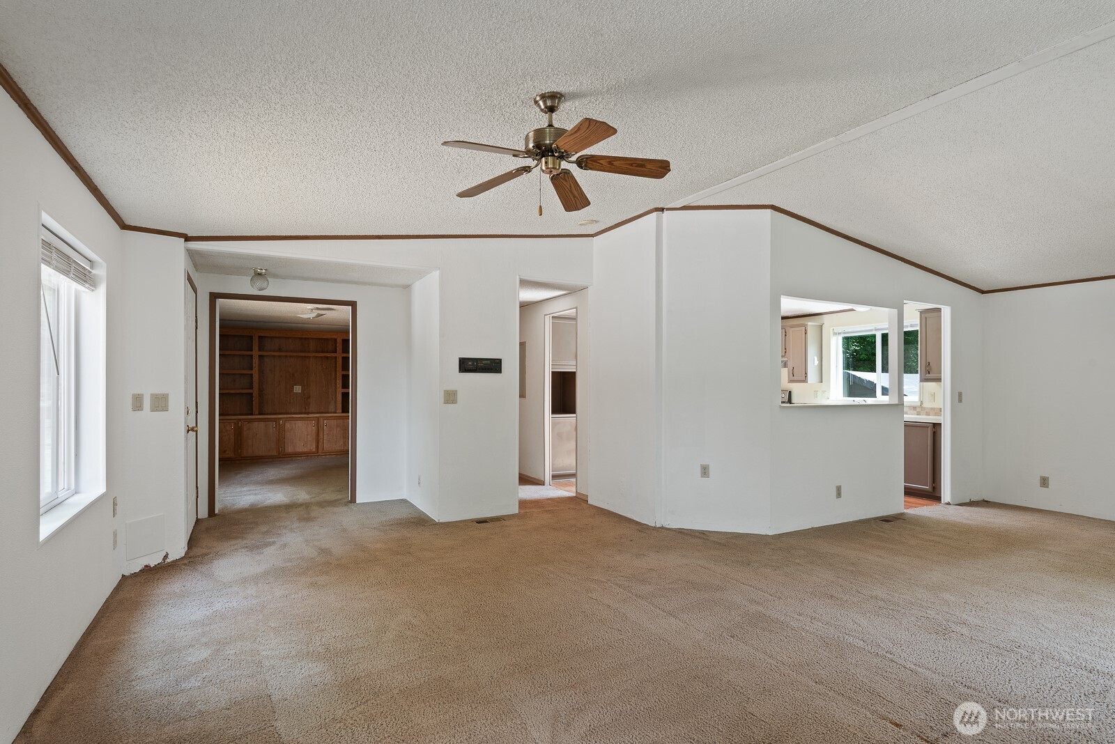 21615 Starbird Road Mount Vernon, WA 98274 - Photo 6 of 29 Gallery Image 6