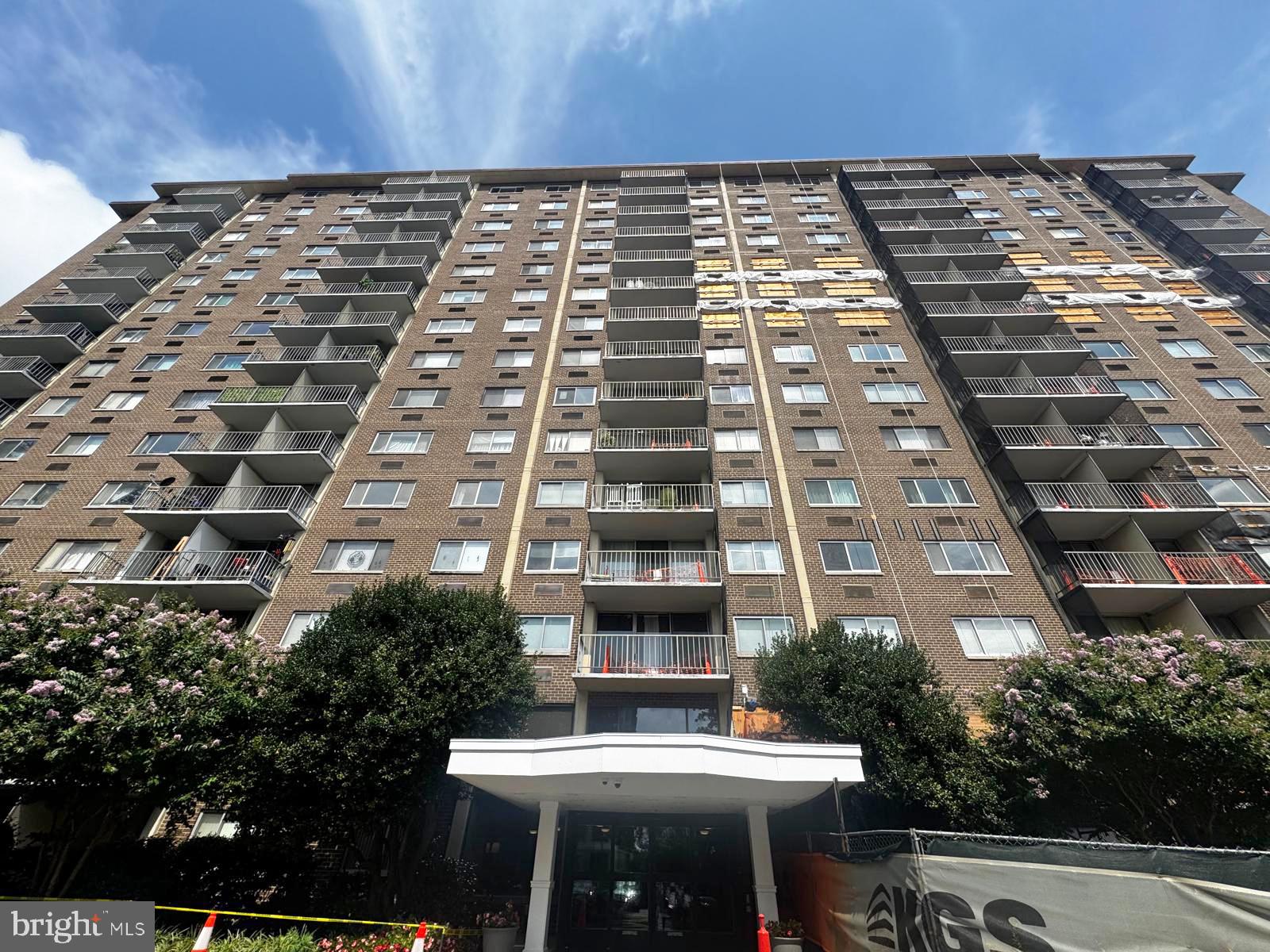 2059 Huntington Avenue, Unit 1101 Alexandria, VA 22303 - Photo 1 of 35 front view of a building