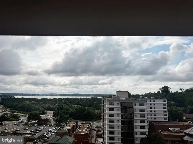 a picture of city view