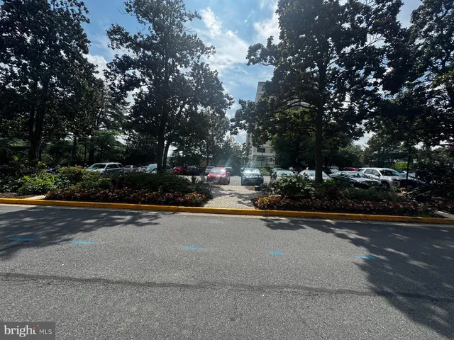 $1,495 | 2059 Huntington Avenue, Unit 1101, Alexandria, VA 22303