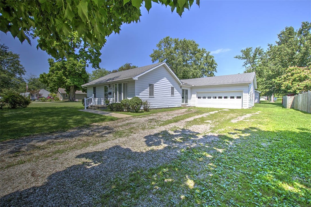 4324 East Cleveland Avenue Decatur, IL 62521 - Photo 7 of 26