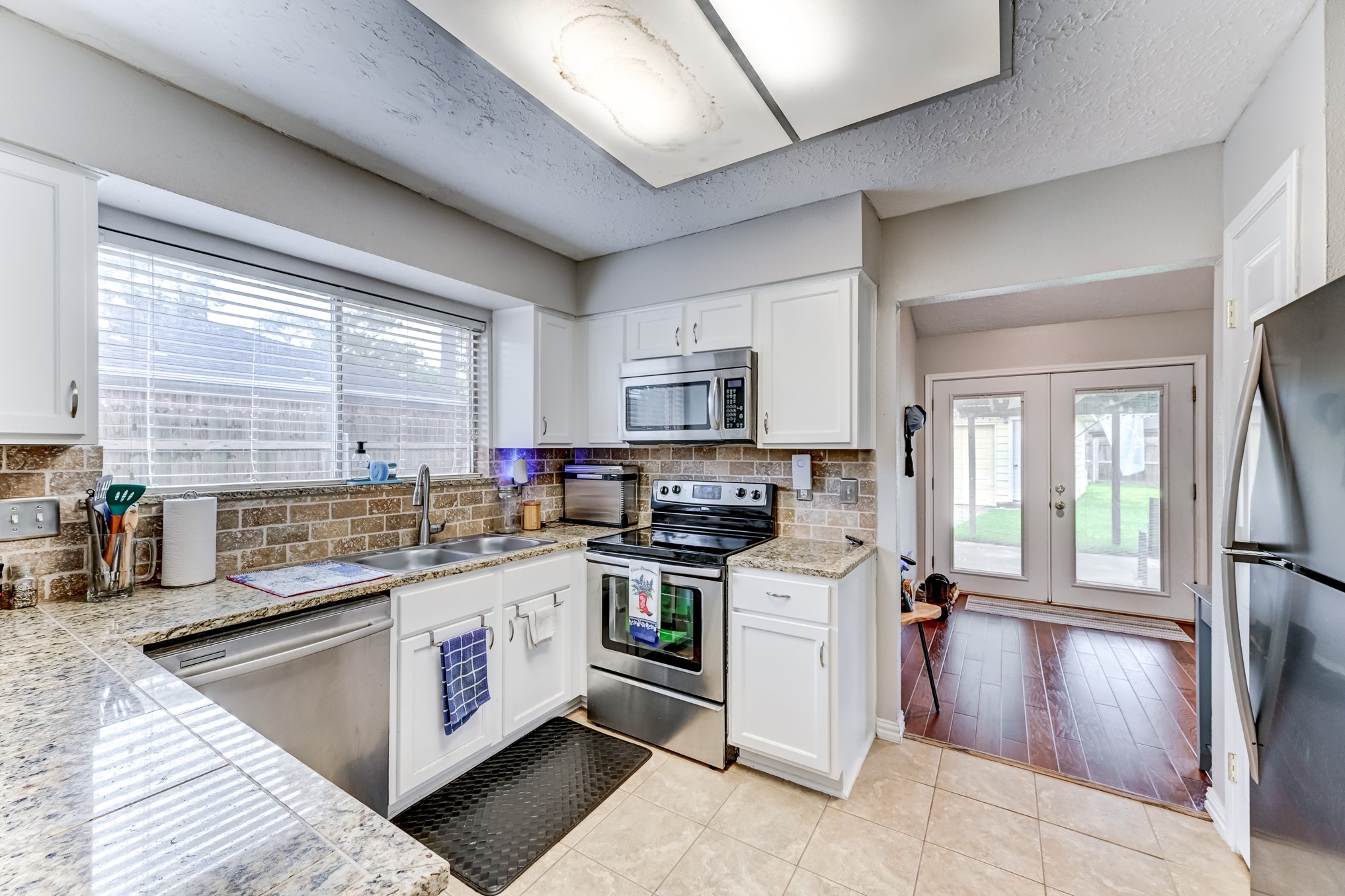 2507 Whispering Springs Drive Spring, TX 77373 - Photo 16 of 44