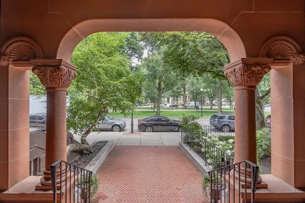 $2,100 | 290 Commonwealth Avenue, Unit 8, Boston, MA 02115