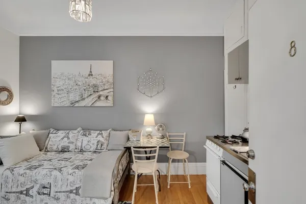 $2,100 | 290 Commonwealth Avenue, Unit 8, Boston, MA 02115