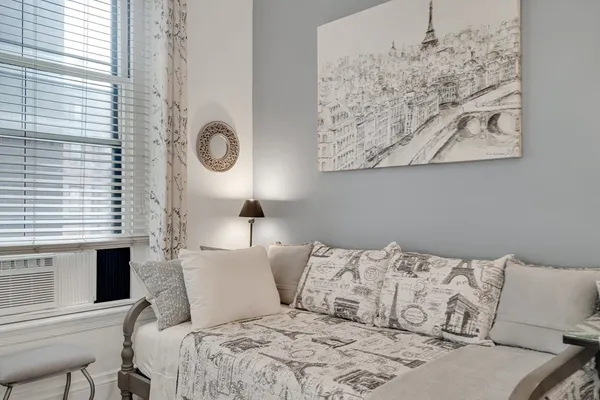 $2,100 | 290 Commonwealth Avenue, Unit 8, Boston, MA 02115