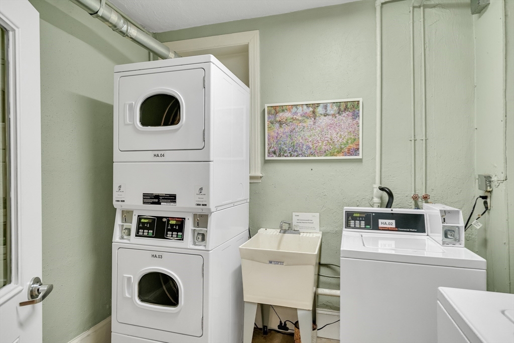 290 Commonwealth Avenue, Unit 8 Boston, MA 02115 - Photo 21 of 32 a view of kitchen sink and refrigerator