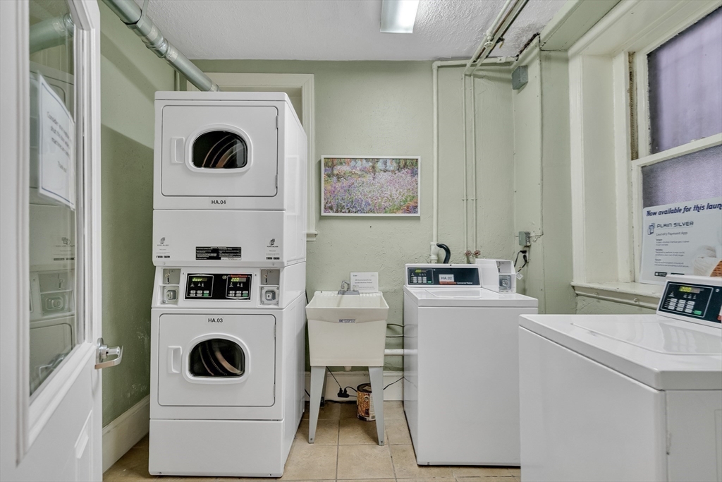 290 Commonwealth Avenue, Unit 8 Boston, MA 02115 - Photo 22 of 32 a utility room with dryer and washer
