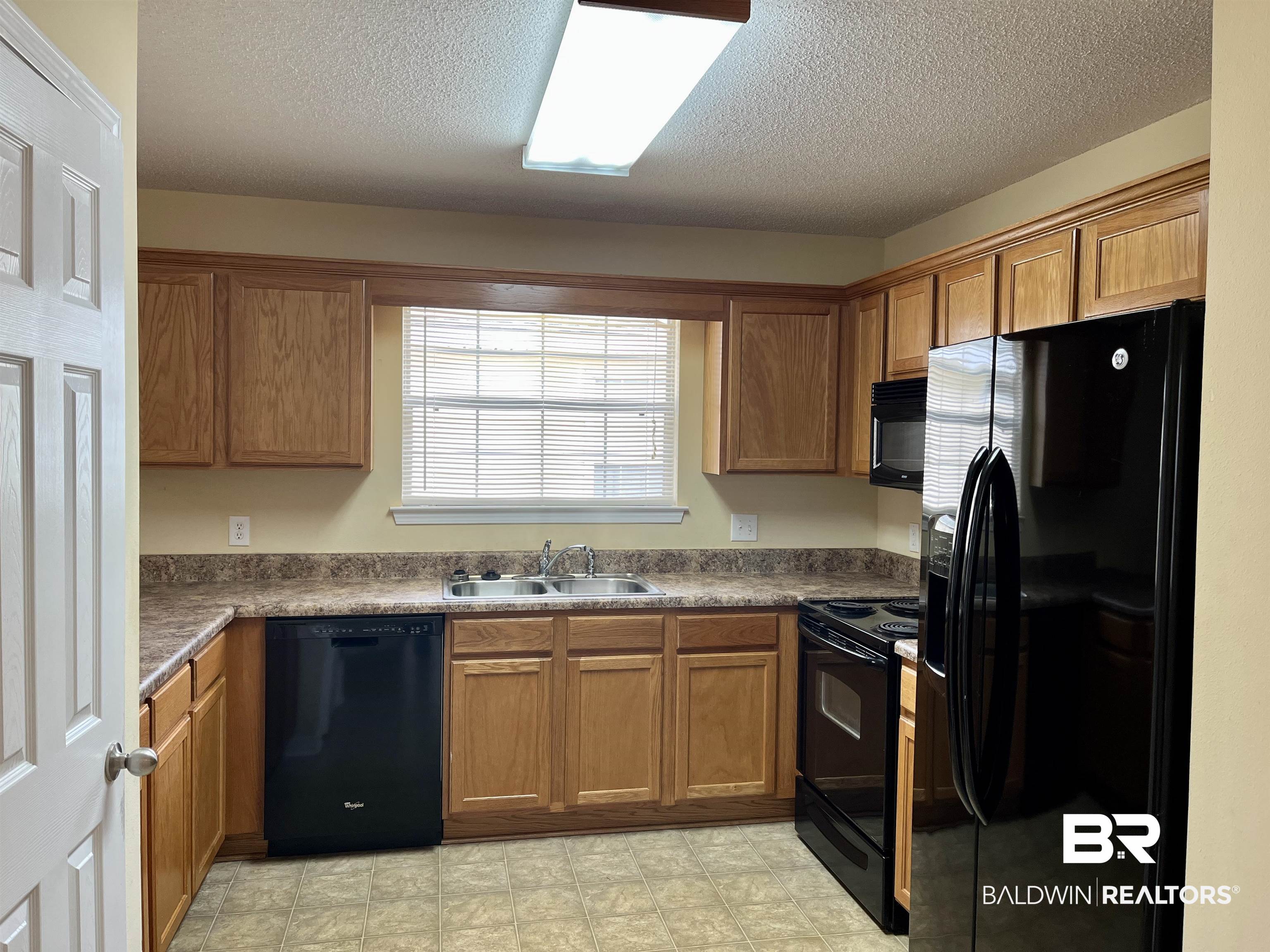 8918 Fall Court Mobile, AL 36695 - Photo 3 of 44