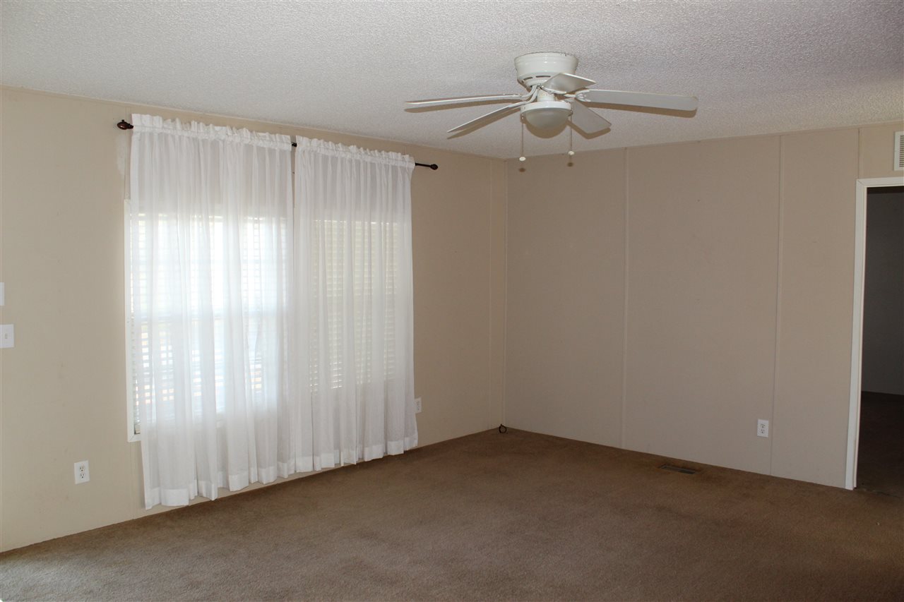 15629 Pecan View Drive Loxley, AL 36551 - Photo 3 of 19 Living Room