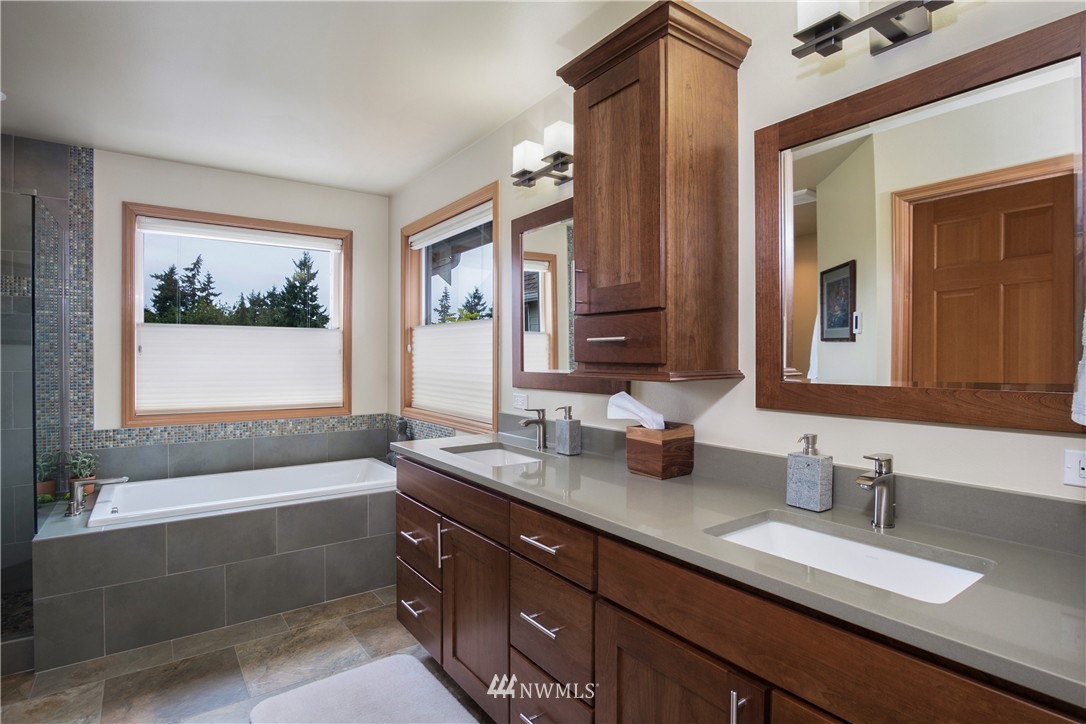 3226 Northeast 26th Court Renton, WA 98056 - Photo 11 of 23 Gallery Image 11