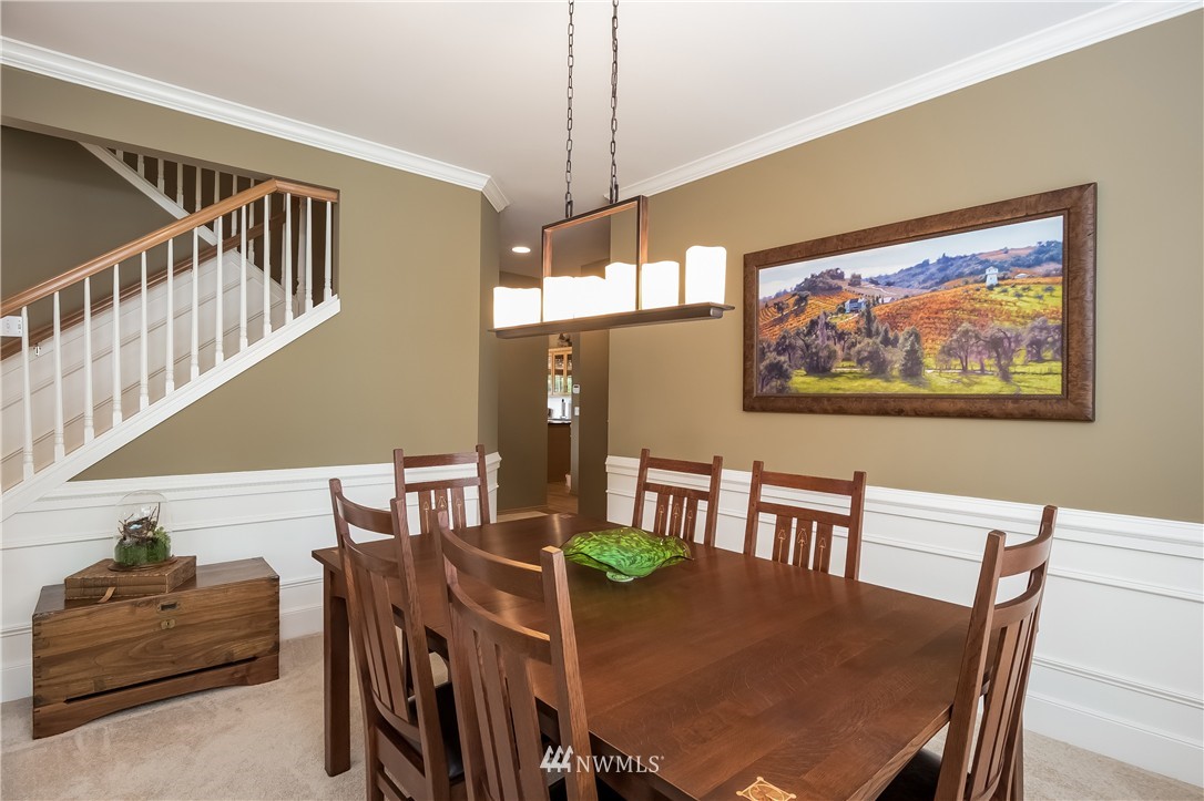 3226 Northeast 26th Court Renton, WA 98056 - Photo 4 of 23 Gallery Image 4