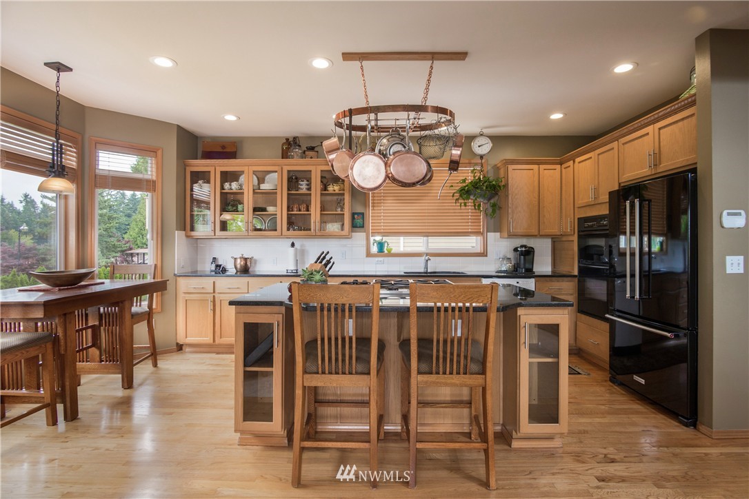 3226 Northeast 26th Court Renton, WA 98056 - Photo 5 of 23 Gallery Image 5