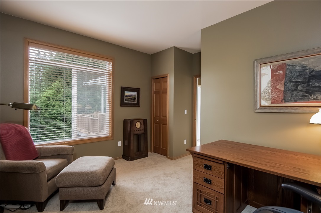 3226 Northeast 26th Court Renton, WA 98056 - Photo 9 of 23 Gallery Image 9