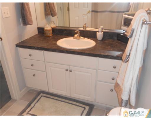 33 Brooktree Road East Windsor, NJ 08520 - Photo 22 of 25 Gallery Image 22