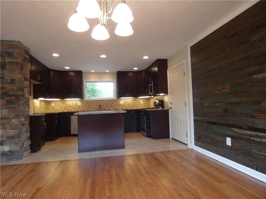 34098 Bainbridge Road North Ridgeville, OH 44039 - Photo 5 of 29 Gallery Image 5