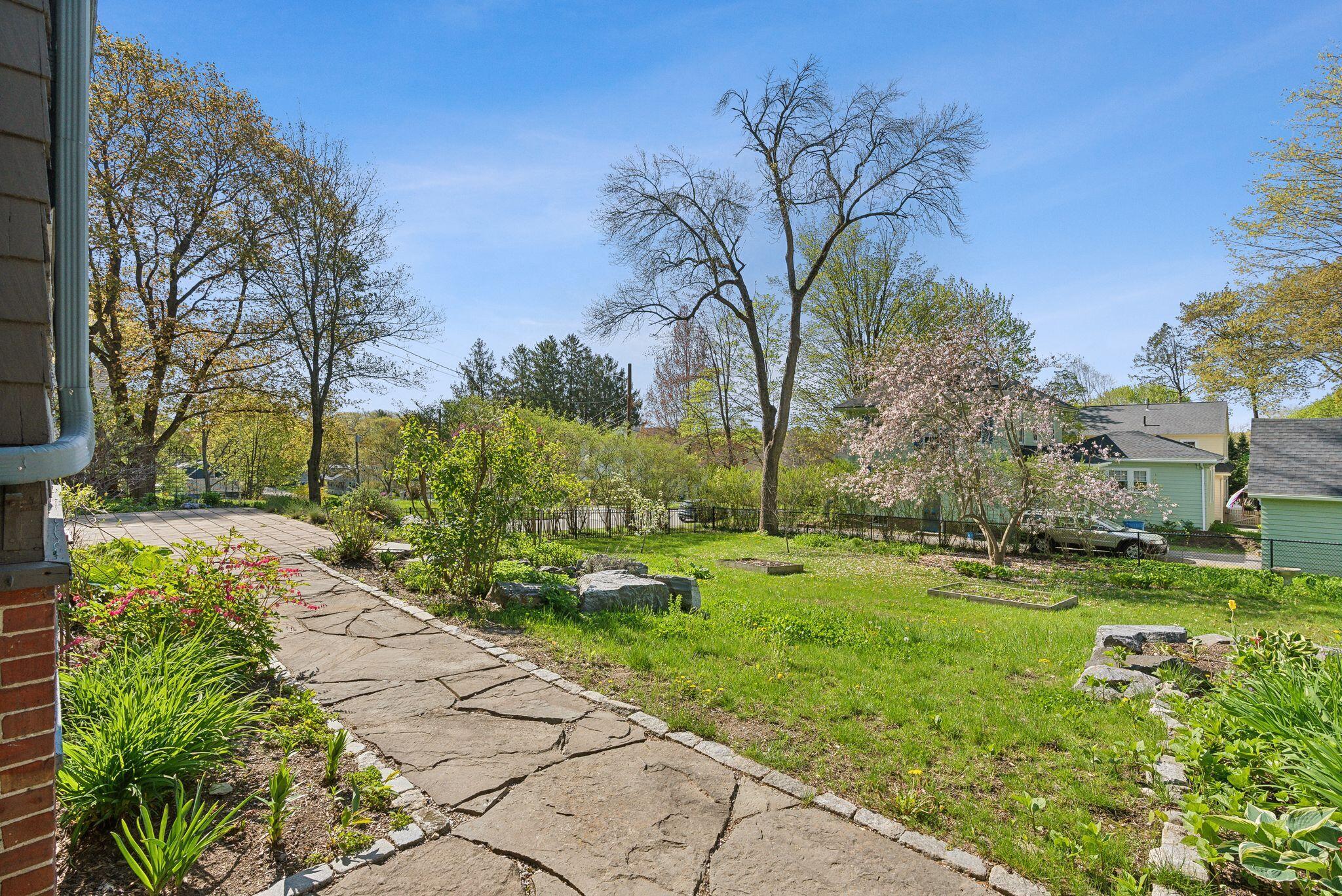 160 Craigie Street Portland, ME 04102 - Photo 28 of 34 Garden