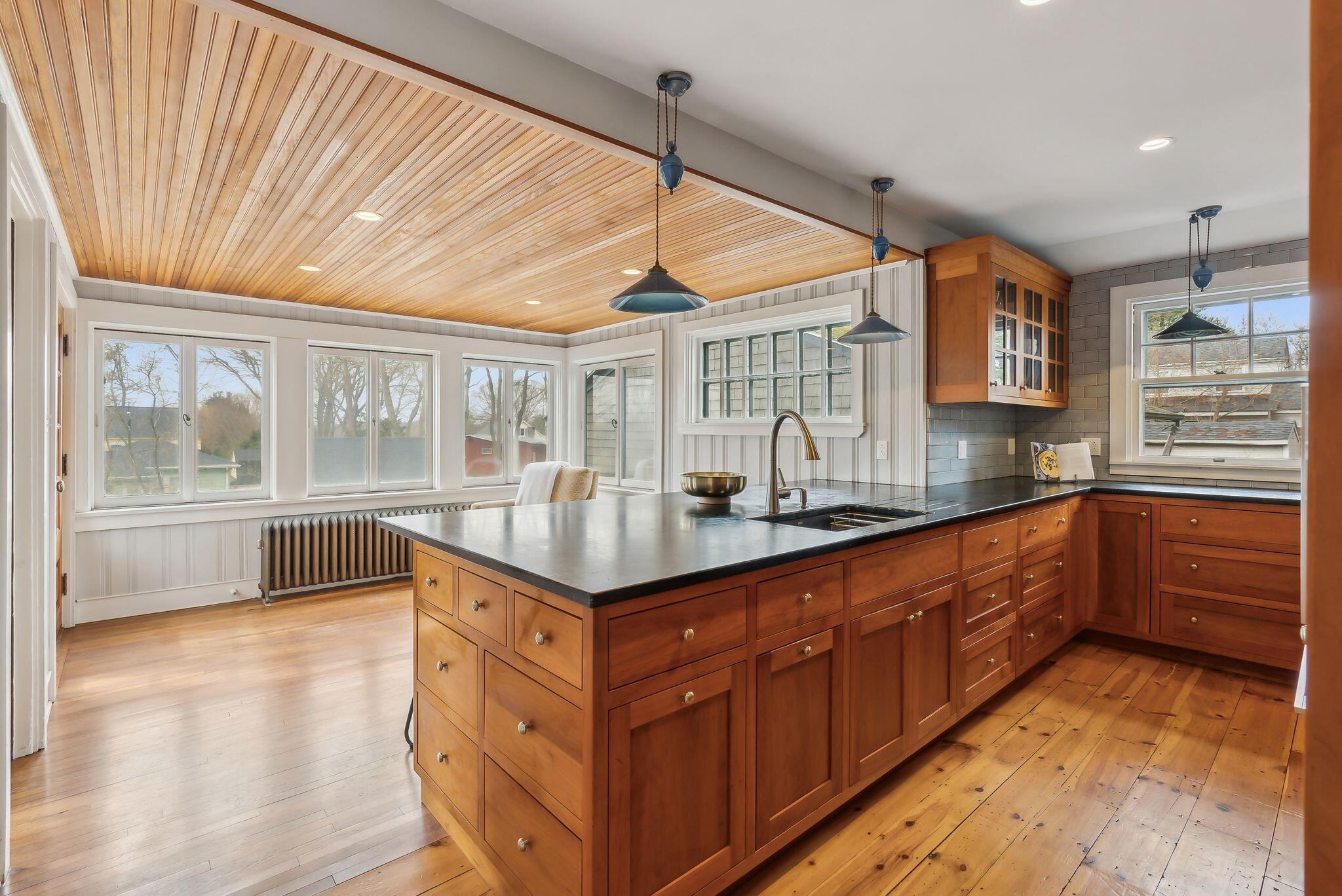 160 Craigie Street Portland, ME 04102 - Photo 9 of 34 Kitchen & Nook