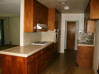 1335 Cyrier Avenue Reedley, CA 93654 - Photo 7 of 16
