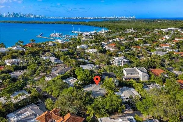 $3,980,000 | 269 Cranwood Drive, Key Biscayne, FL 33149
