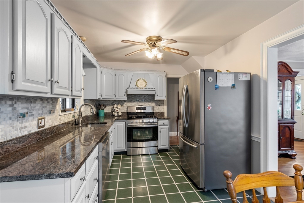 20 Rowe Street Milton, MA 02186 - Photo 10 of 25