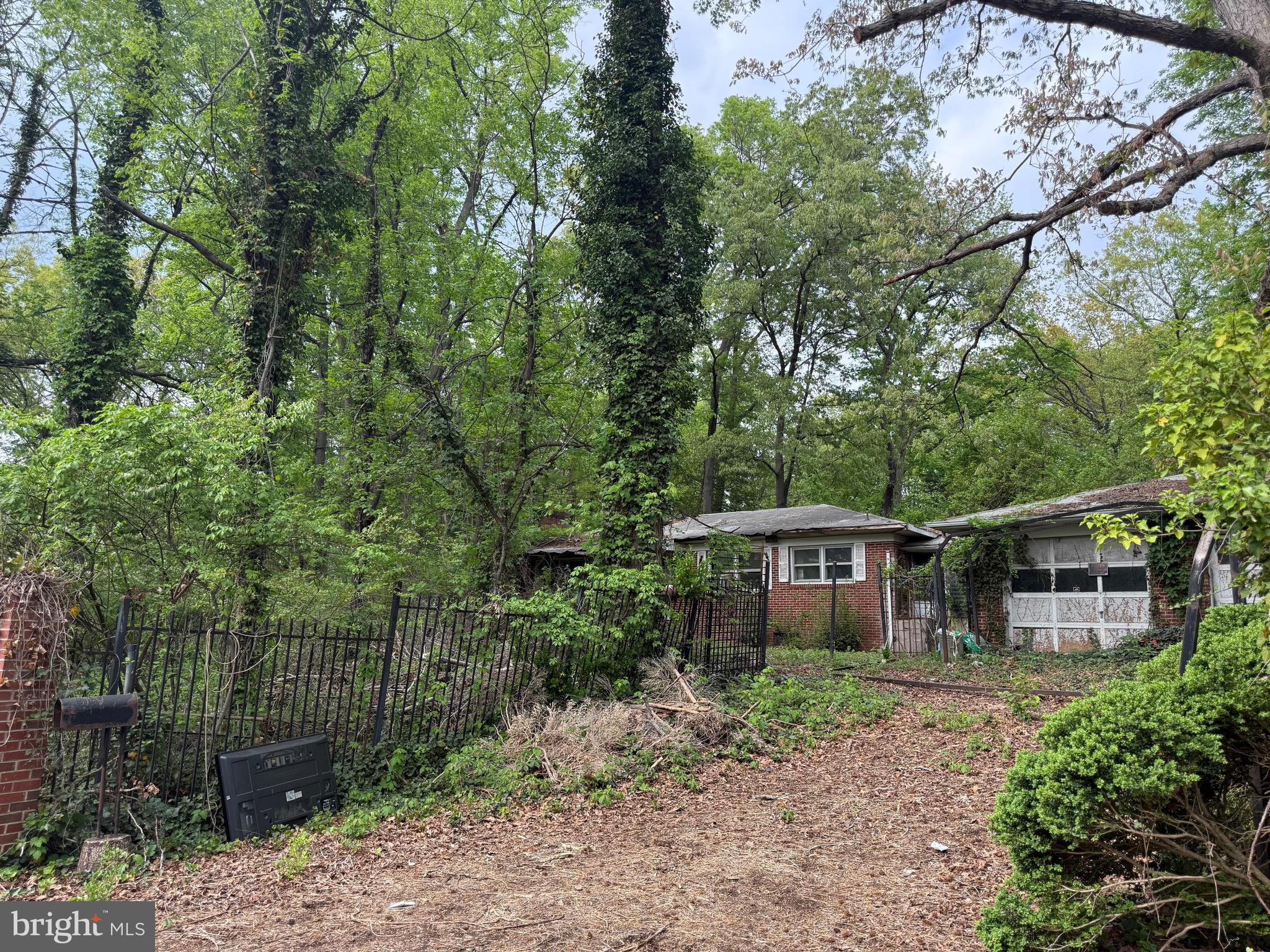 4204 Meyers Road Triangle, VA 22172 - Photo 2 of 6 a front view of a house with garden