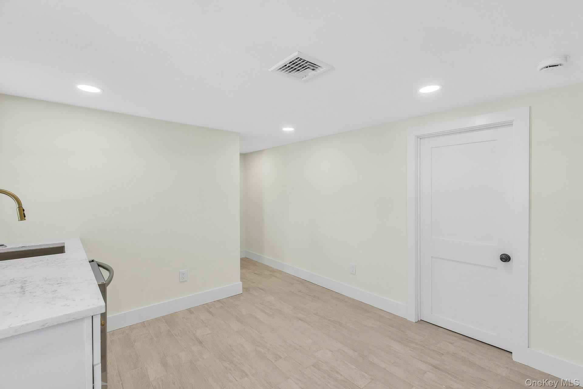 33 Oceanview Road Hampton Bays, NY 11946 - Photo 18 of 30