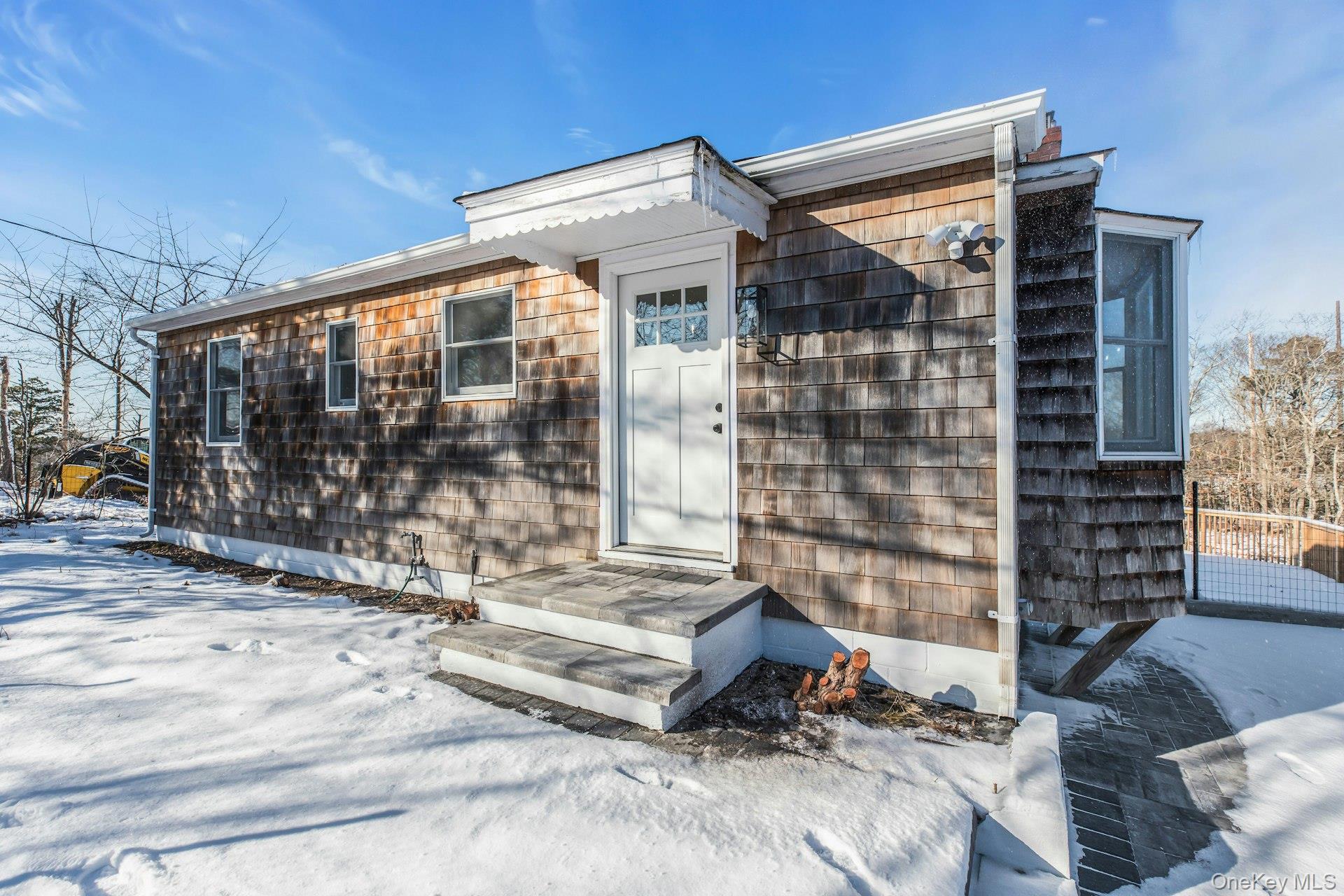 33 Oceanview Road Hampton Bays, NY 11946 - Photo 2 of 30