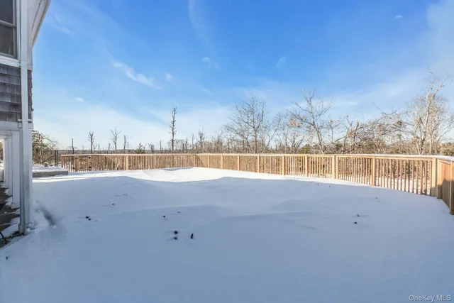 $799,999 | 33 Oceanview Road, Hampton Bays, NY 11946