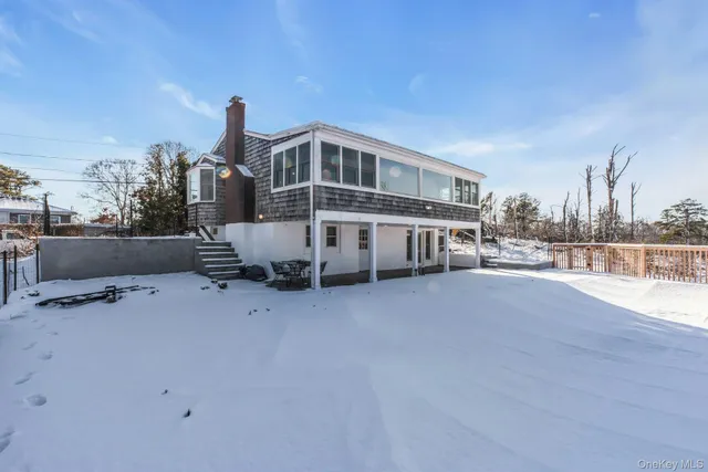 $799,999 | 33 Oceanview Road, Hampton Bays, NY 11946