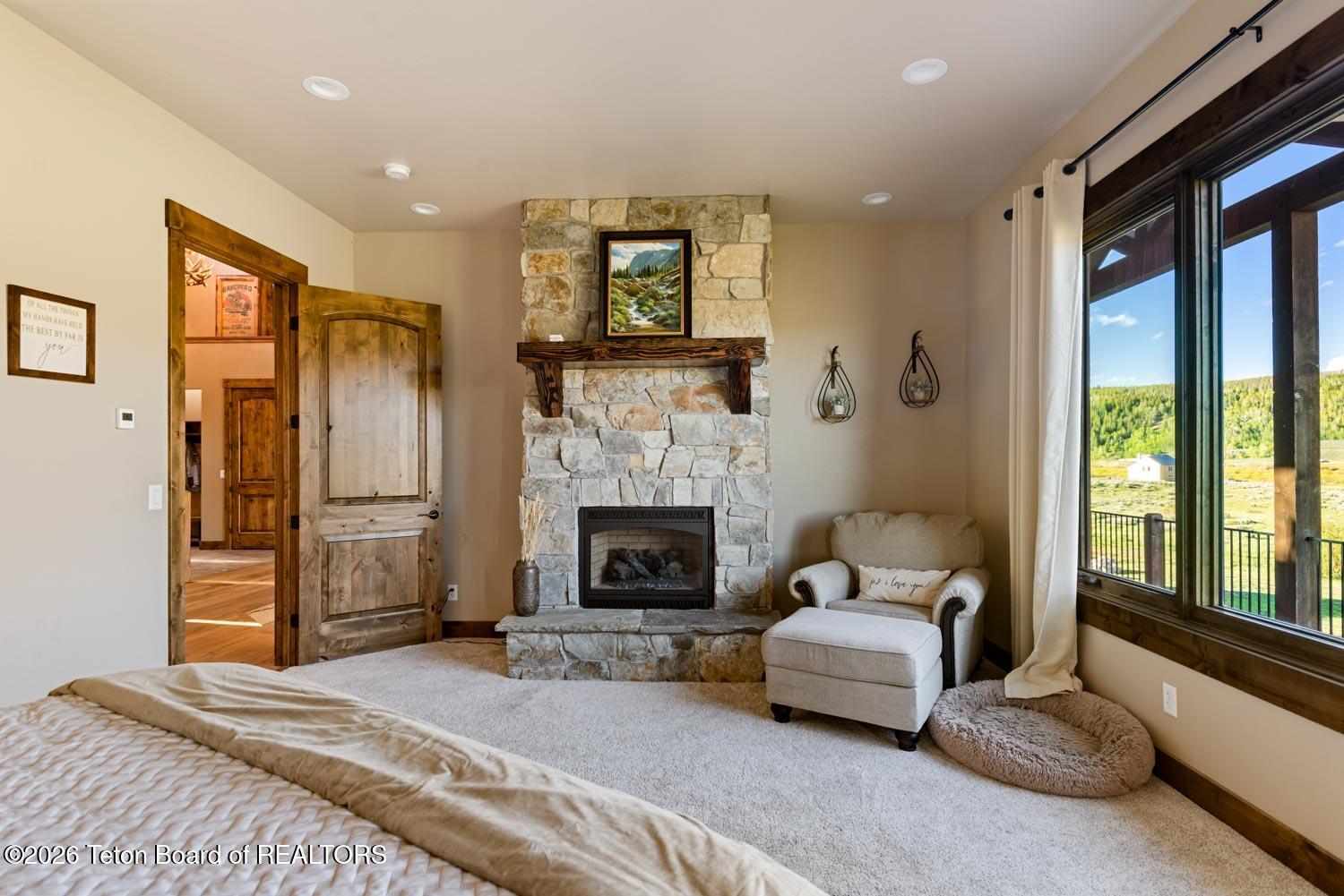 29 White Point Road Cora, WY 82925 - Photo 38 of 102 Primary suite